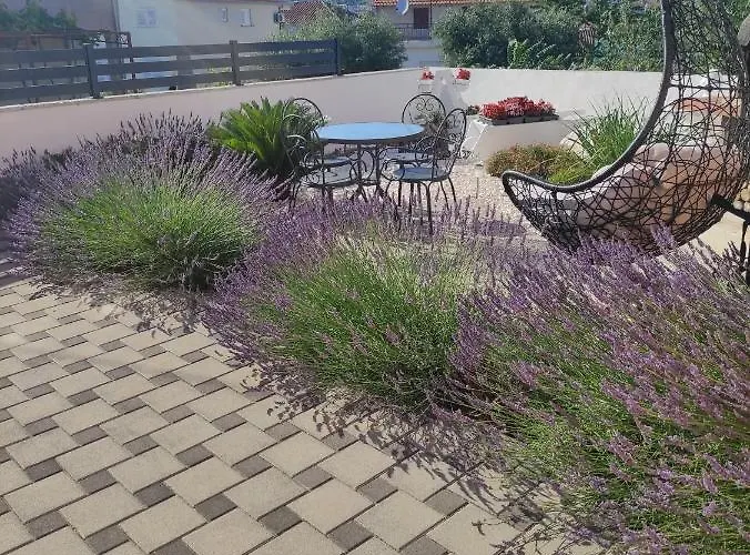 Tomena 公寓 特罗吉尔