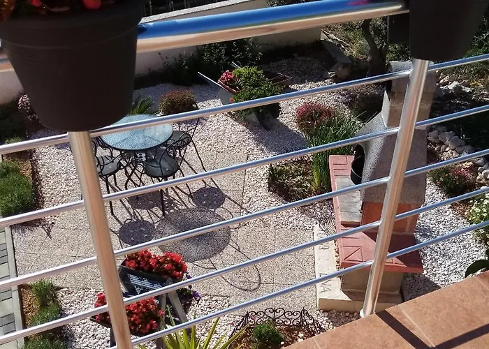 Tomena 公寓 特罗吉尔